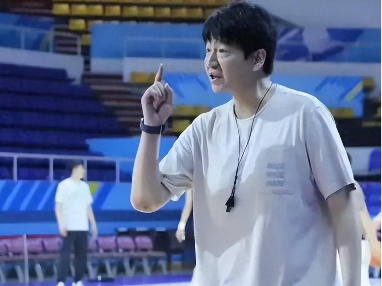 TheShy迎来十赛季出色发挥，FPX观众热烈欢呼！-爱游戏应用